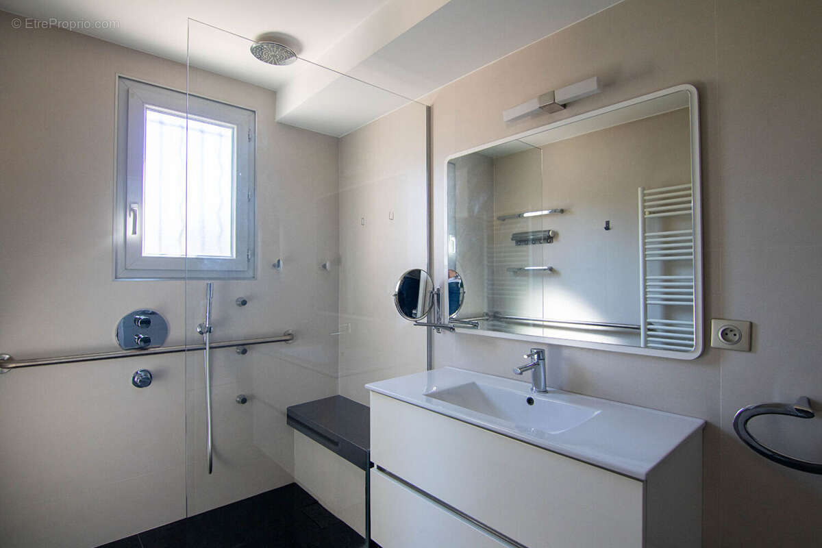 Appartement à MOUGINS