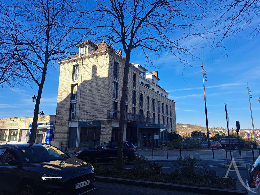 Parking à MANTES-LA-JOLIE