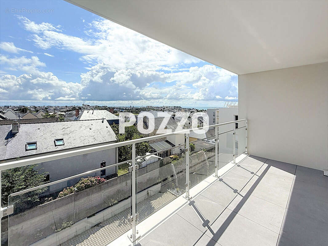 Appartement à DONVILLE-LES-BAINS