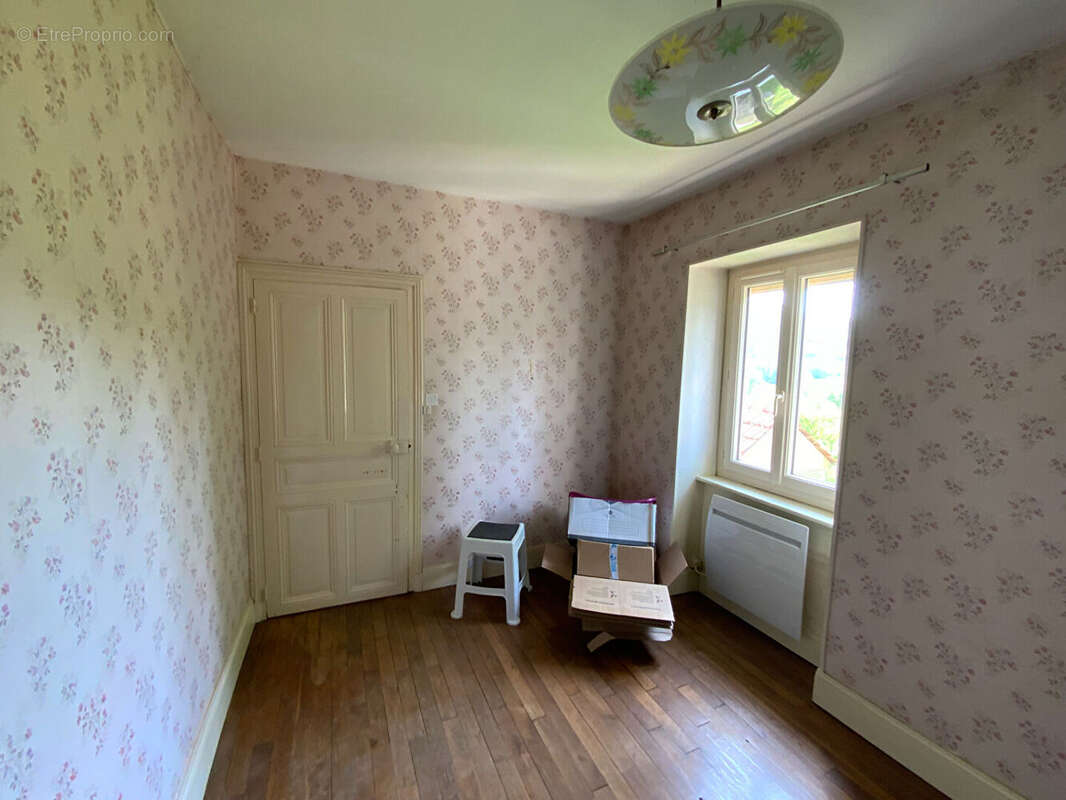 Maison à SAINT-SERNIN-DU-BOIS