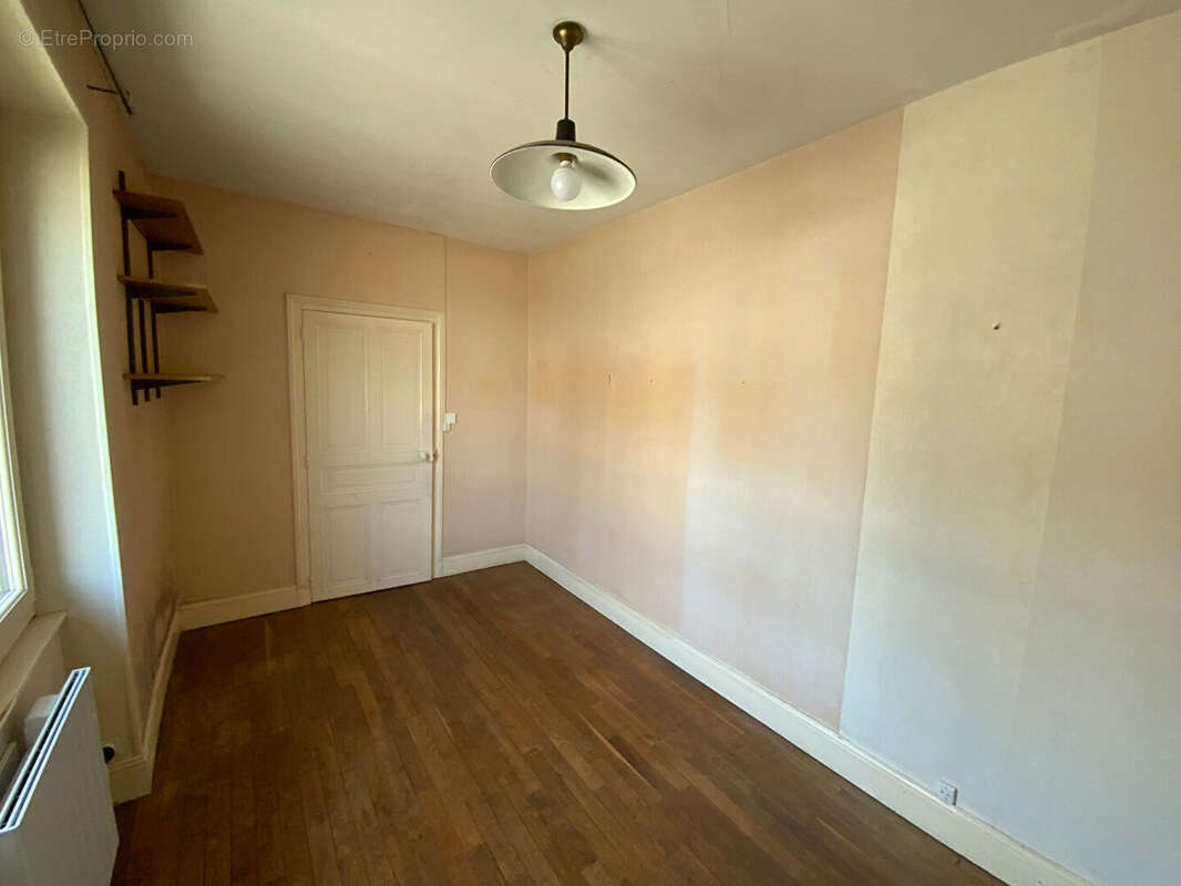 Maison à SAINT-SERNIN-DU-BOIS