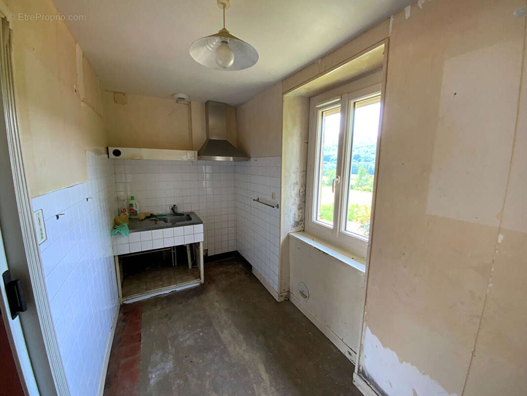 Maison à SAINT-SERNIN-DU-BOIS