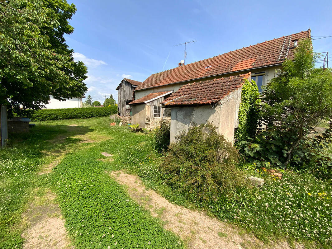 Maison à SAINT-SERNIN-DU-BOIS
