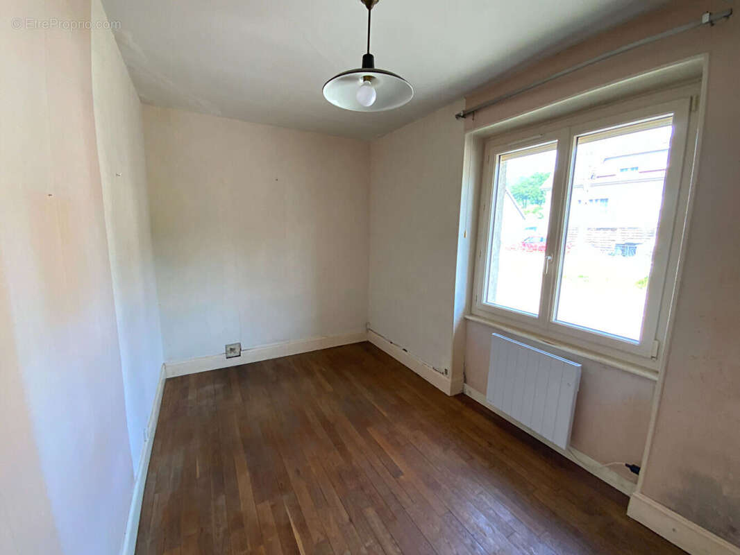 Maison à SAINT-SERNIN-DU-BOIS