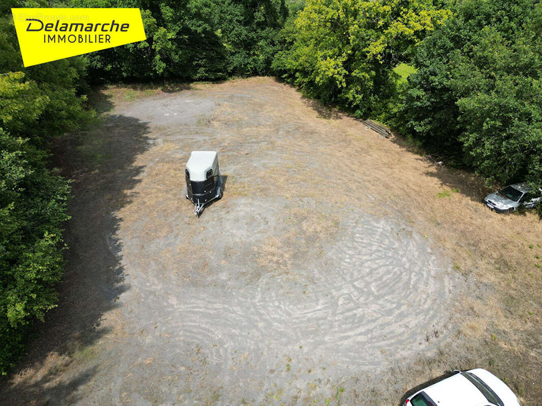 Maison à LA CHAPELLE-CECELIN