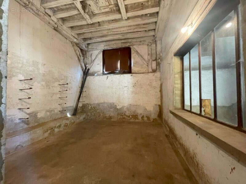 Commerce à LA BAZOCHE-GOUET