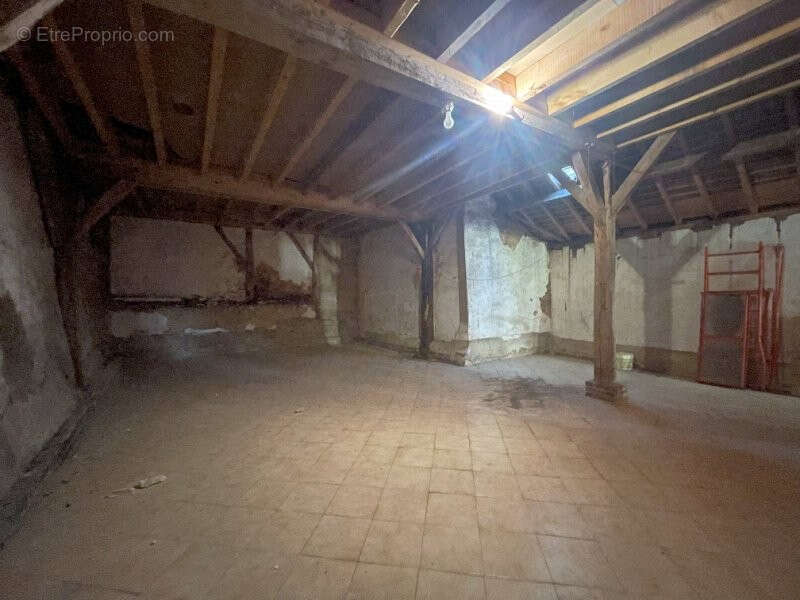 Commerce à LA BAZOCHE-GOUET