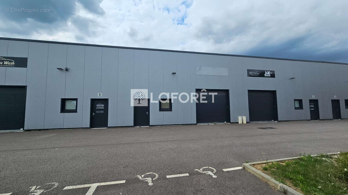 Commerce à CAUDEBEC-LES-ELBEUF