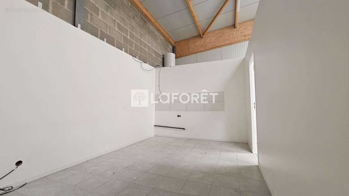 Commerce à CAUDEBEC-LES-ELBEUF