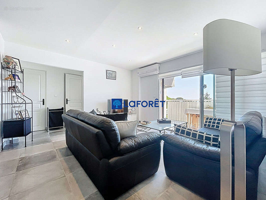 Appartement à CARQUEIRANNE