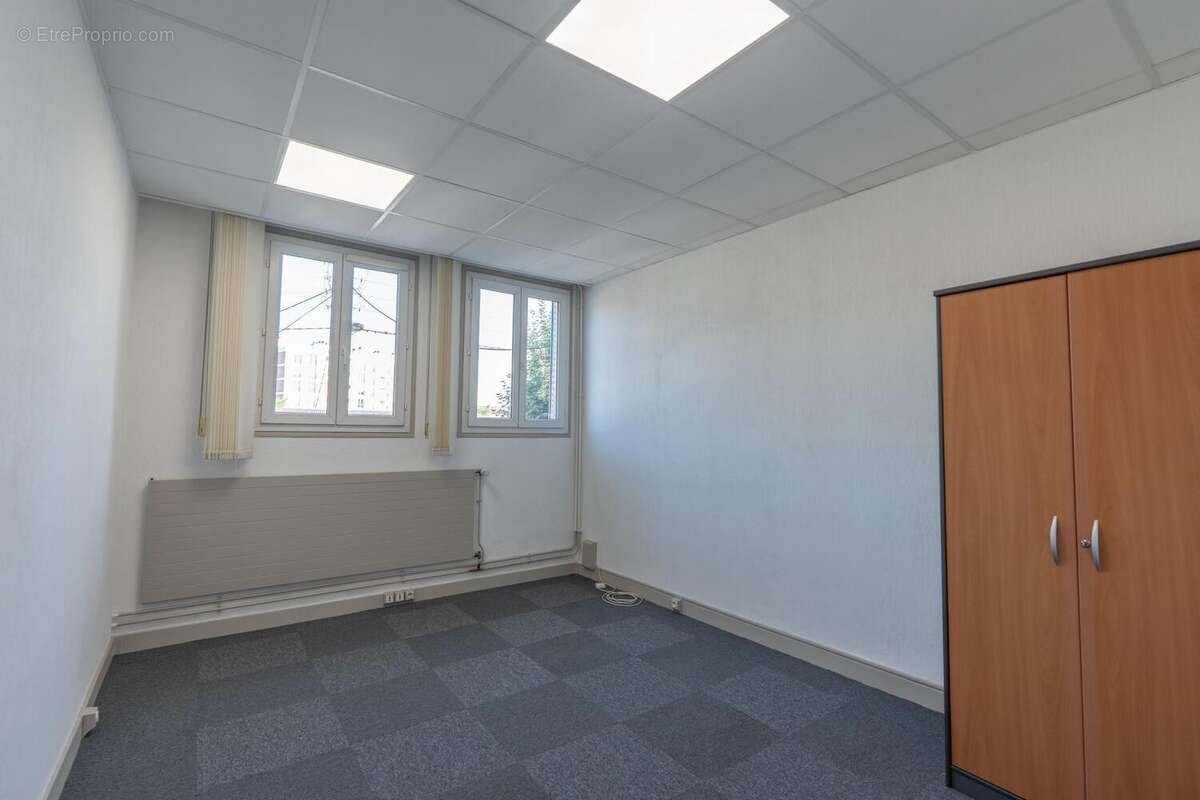 Photo 5 - Commerce à TROYES