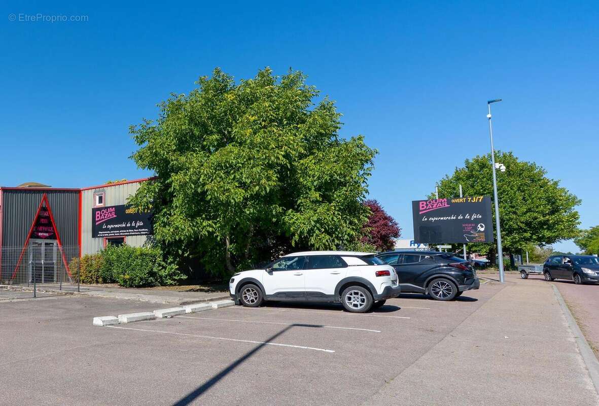 Photo 5 - Commerce à SAINTE-SAVINE