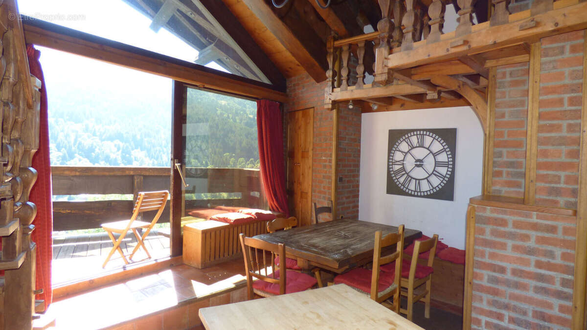 Appartement à LES ALLUES