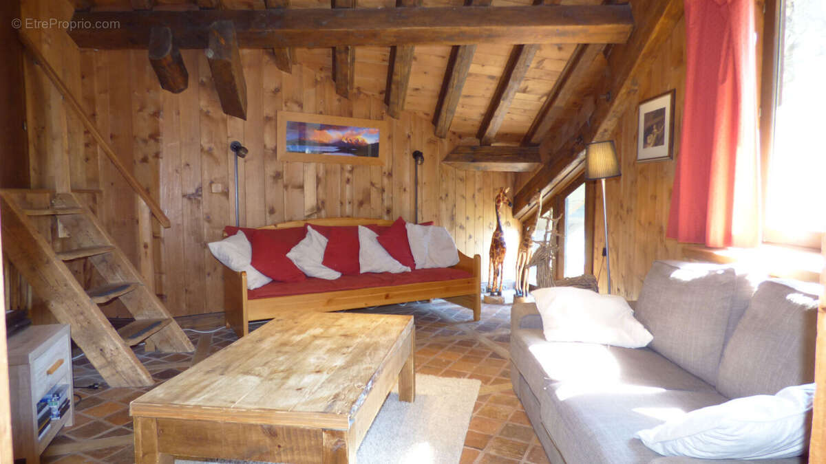 Appartement à LES ALLUES