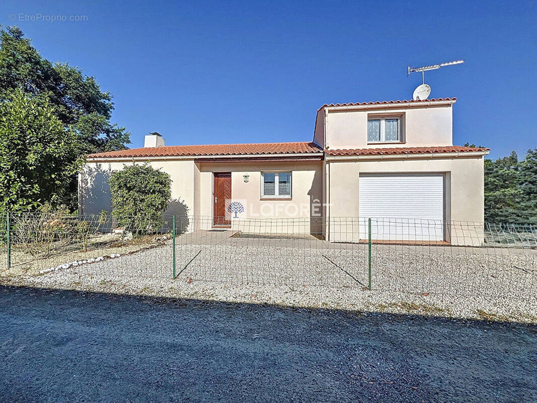 Maison à LE FENOUILLER