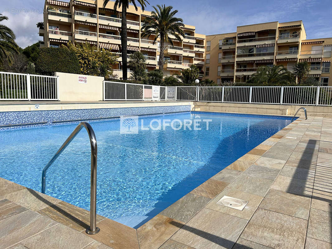 Appartement à VALLAURIS