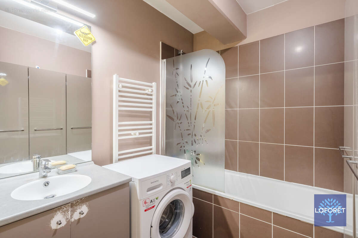 Appartement à LES PAVILLONS-SOUS-BOIS