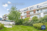 Appartement à LES PAVILLONS-SOUS-BOIS