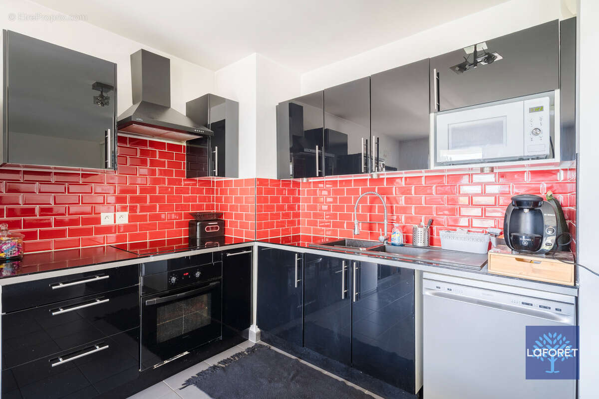 Appartement à LES PAVILLONS-SOUS-BOIS