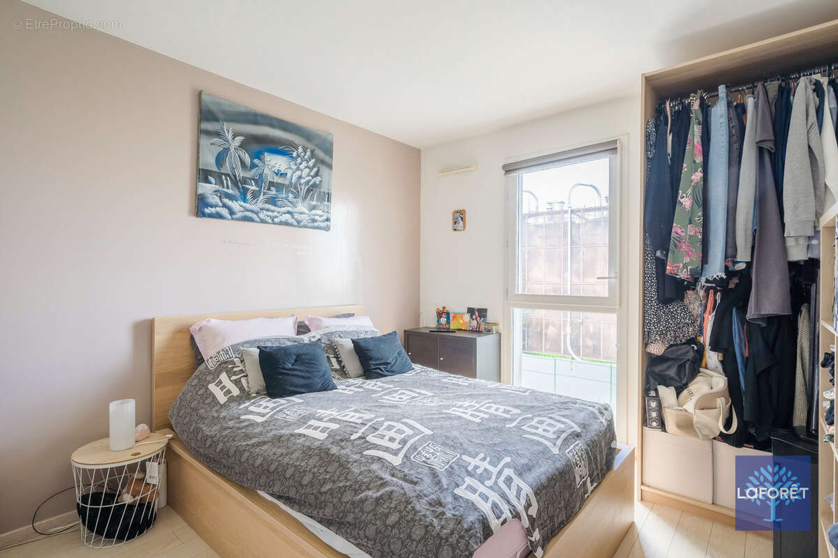 Appartement à LES PAVILLONS-SOUS-BOIS