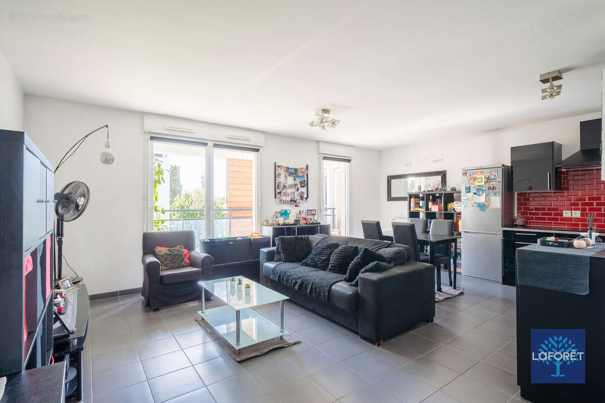 Appartement à LES PAVILLONS-SOUS-BOIS