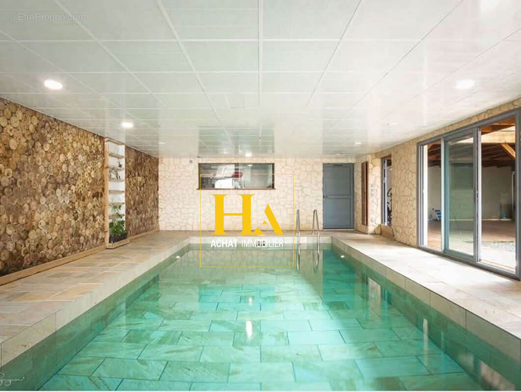 Maison à LES AVIRONS