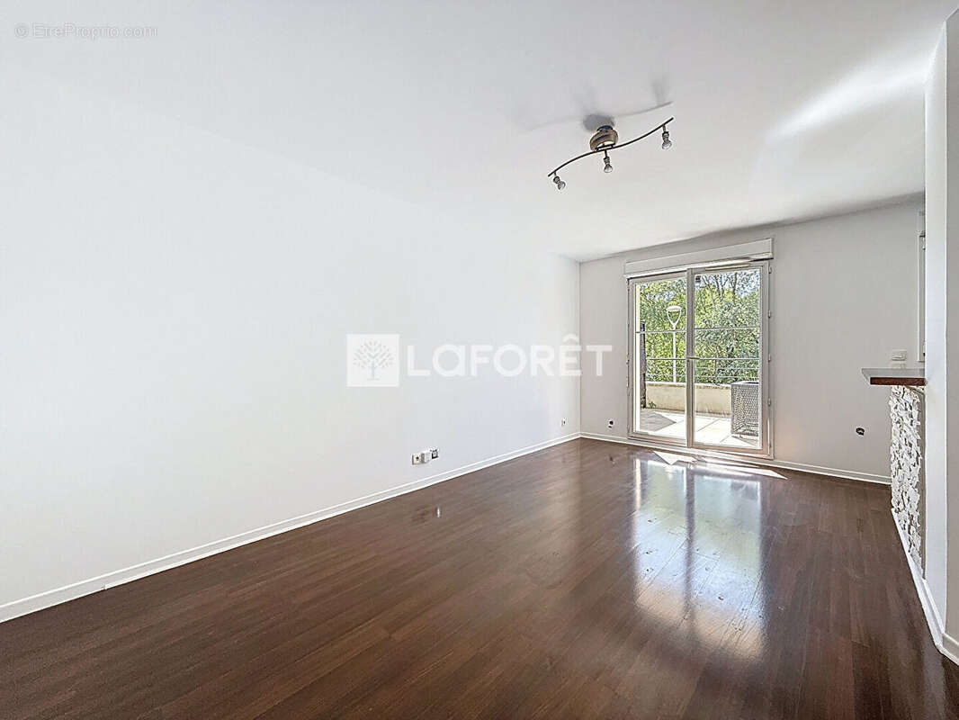 Appartement à MOISSY-CRAMAYEL