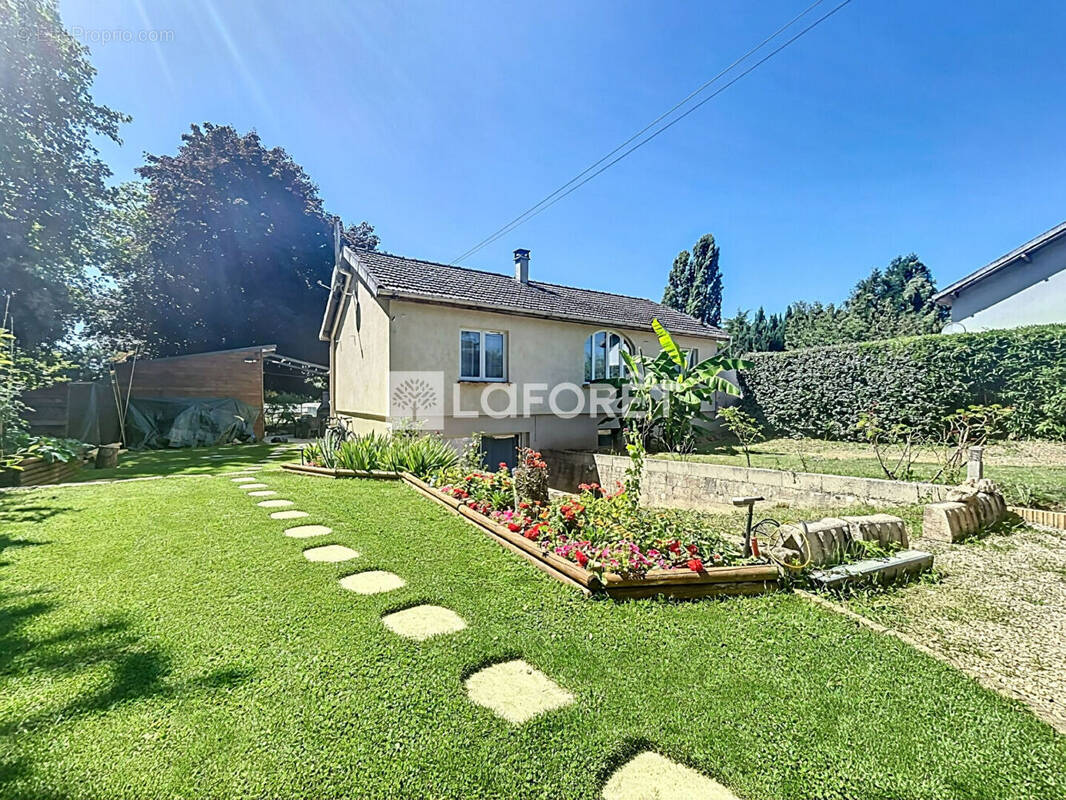 Maison à BERNAY-VILBERT