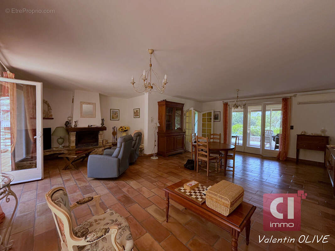 Maison à LA ROQUEBRUSSANNE