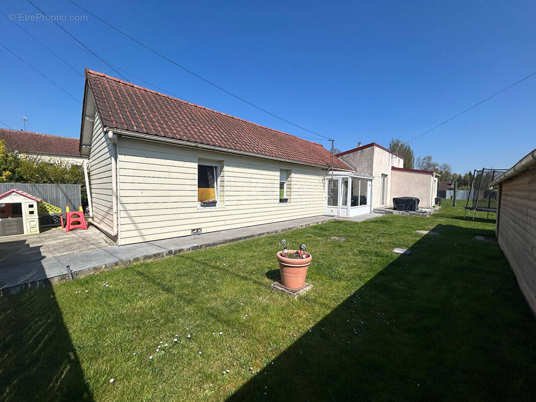 Maison à COURCELLES-LE-COMTE