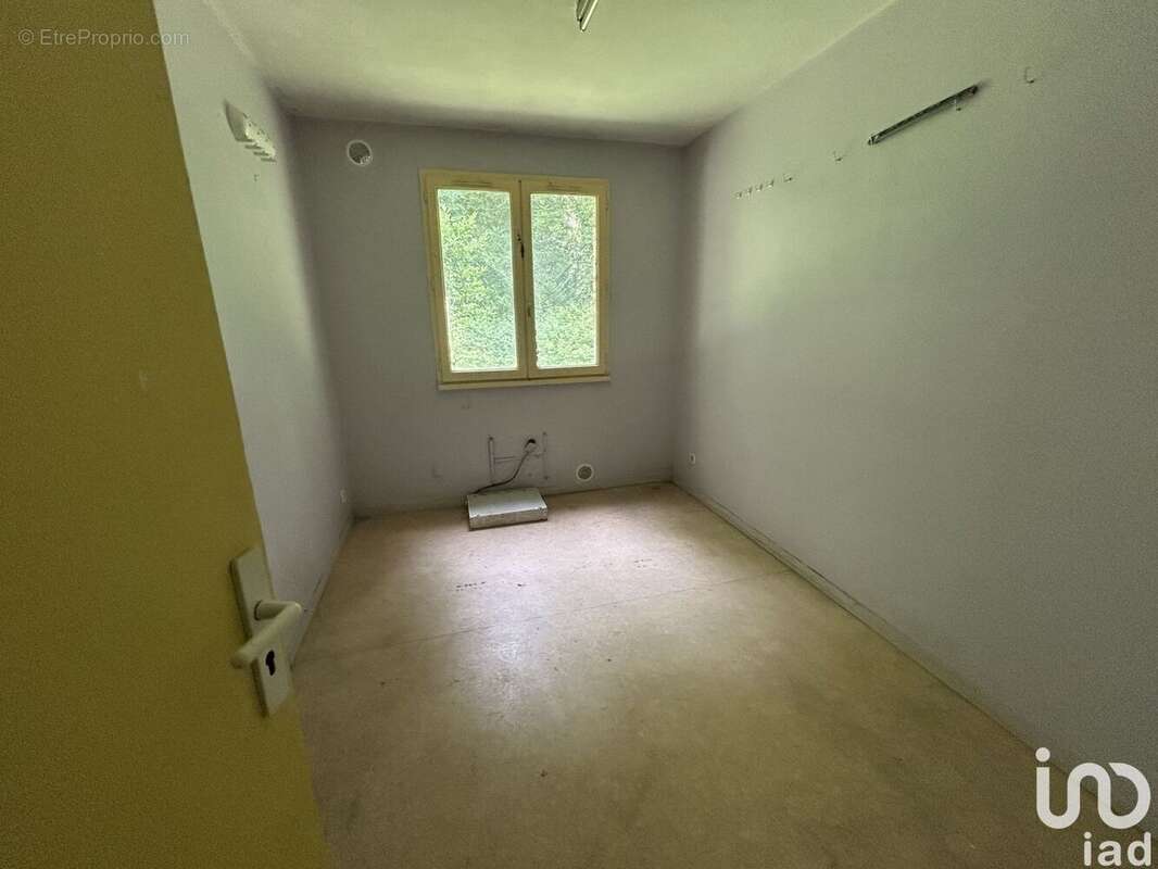 Photo 3 - Commerce à BIELLE