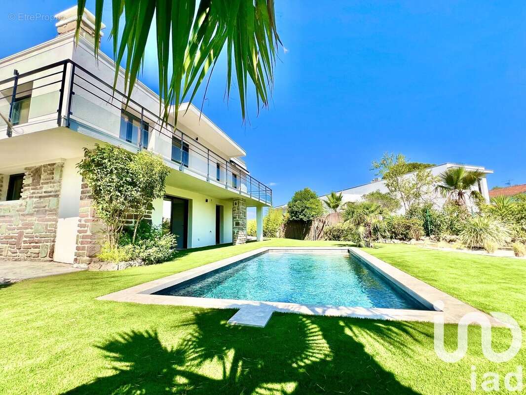 Photo 2 - Maison à SAINT-RAPHAEL