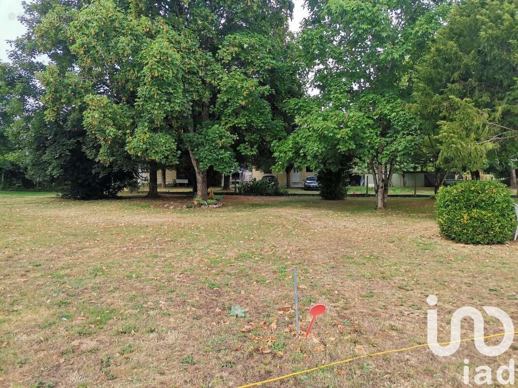 Photo 3 - Terrain à PISANY