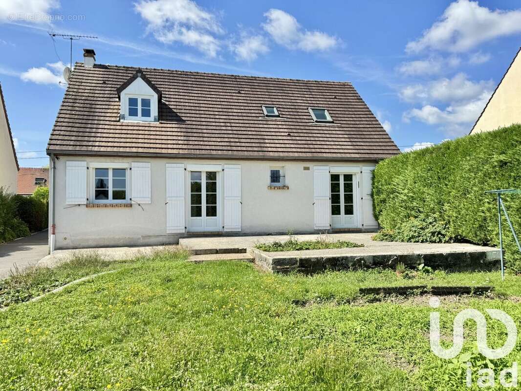 Photo 2 - Maison à LA CHAPELLE-GAUTHIER