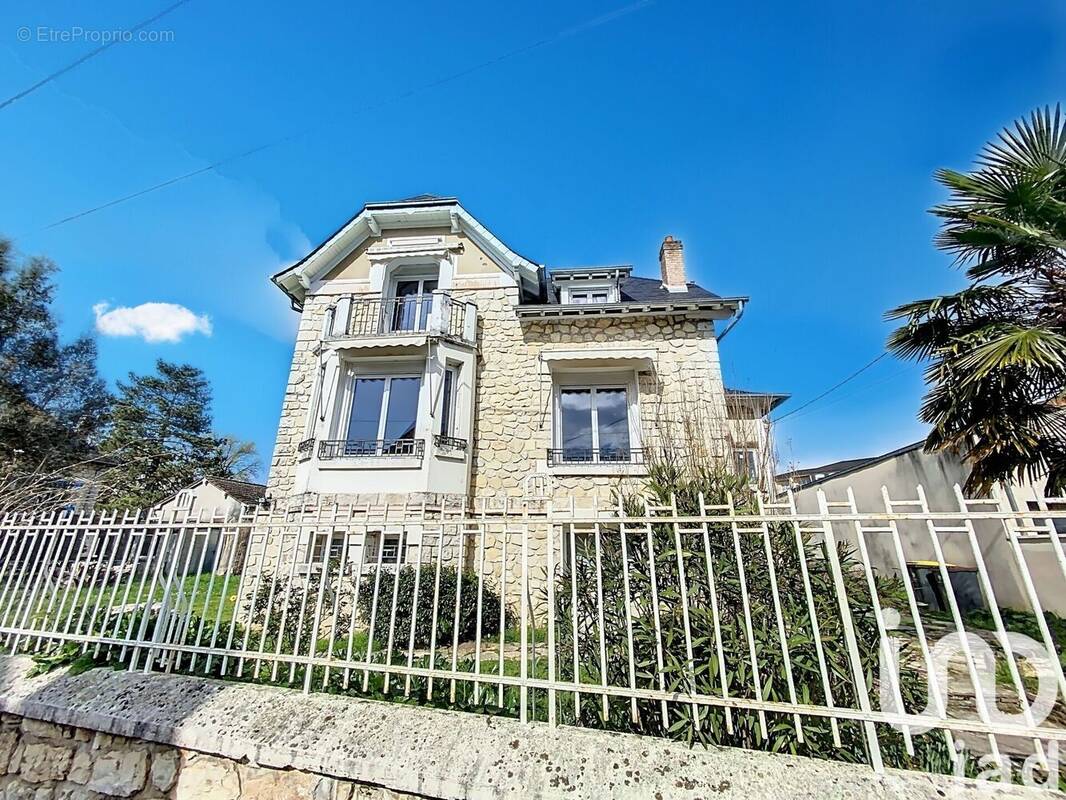 Photo 1 - Maison à TERRASSON-LAVILLEDIEU