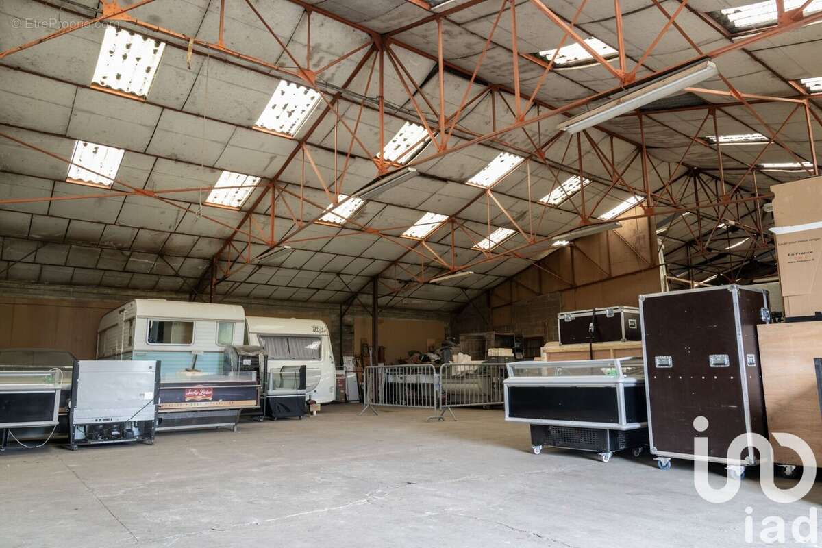 Photo 7 - Parking à LE TEILLEUL