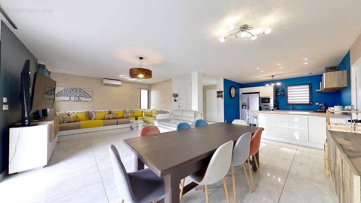 Photo 1 - Maison à CALVISSON