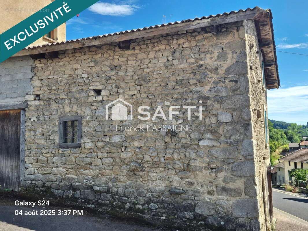 Photo 2 - Parking à AMBERT