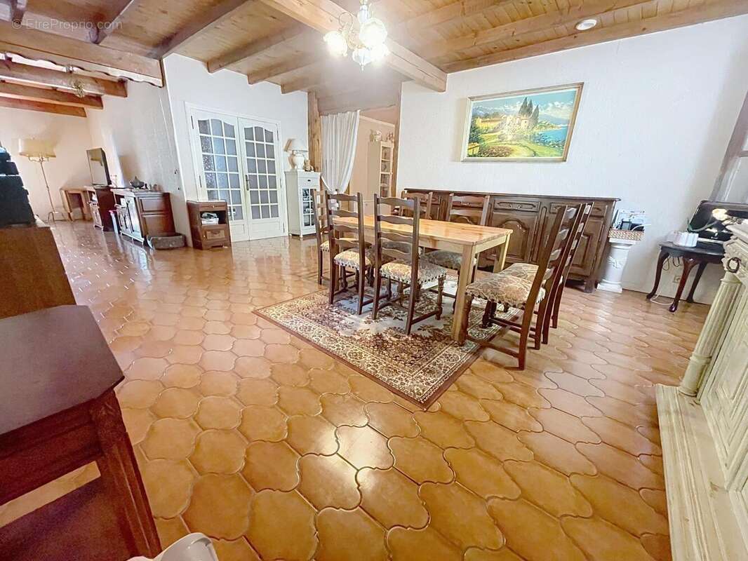 Photo 4 - Maison à LA ROQUE-D&#039;ANTHERON