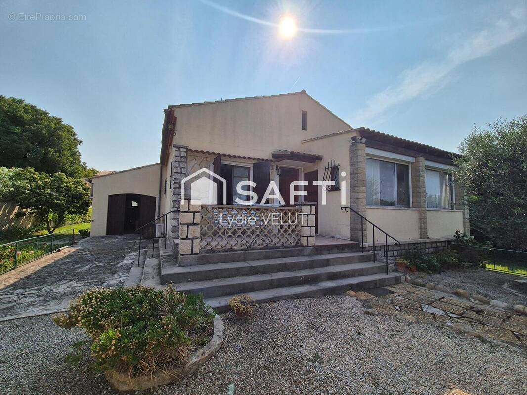 Photo 1 - Maison à EYGUIERES