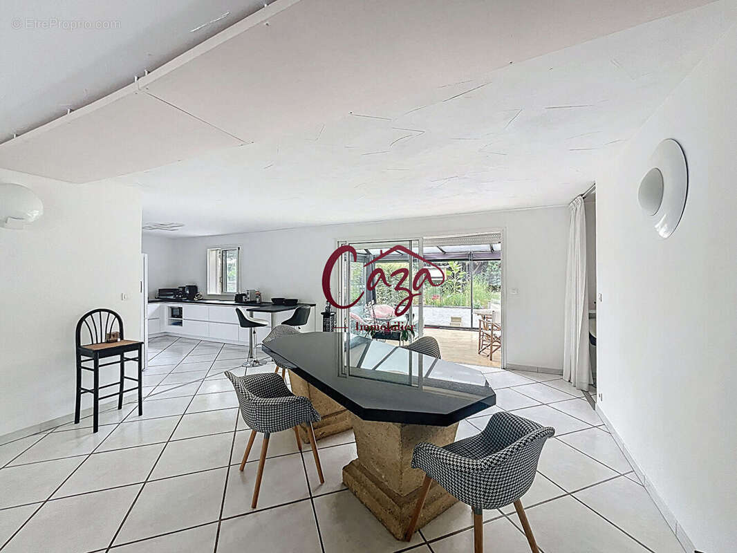 Maison à CAMBLANES-ET-MEYNAC