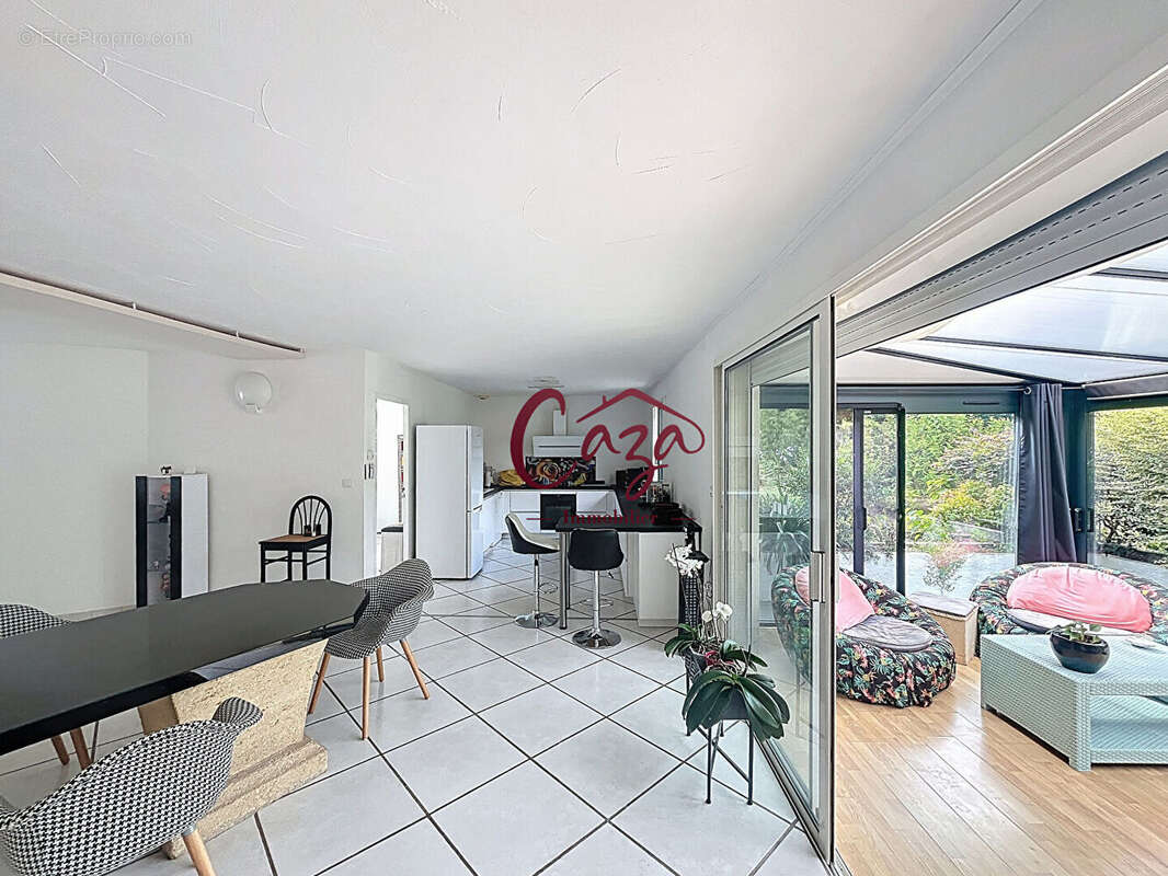 Maison à CAMBLANES-ET-MEYNAC