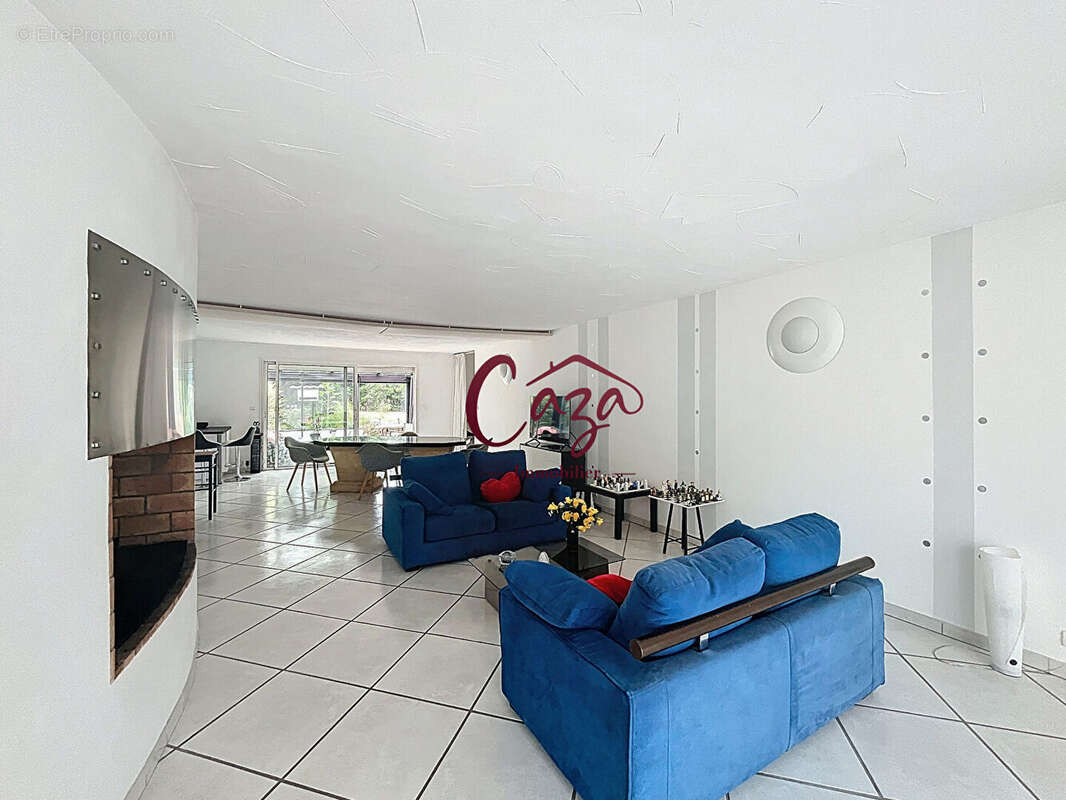 Maison à CAMBLANES-ET-MEYNAC