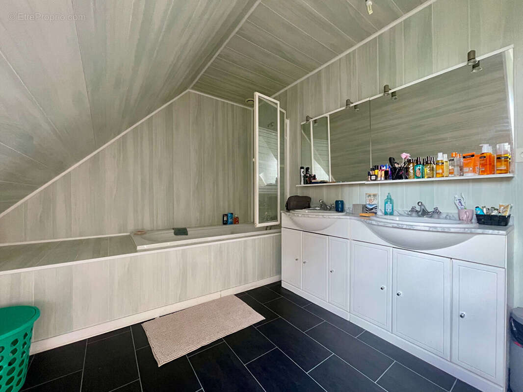 Maison à SAINT-LYPHARD