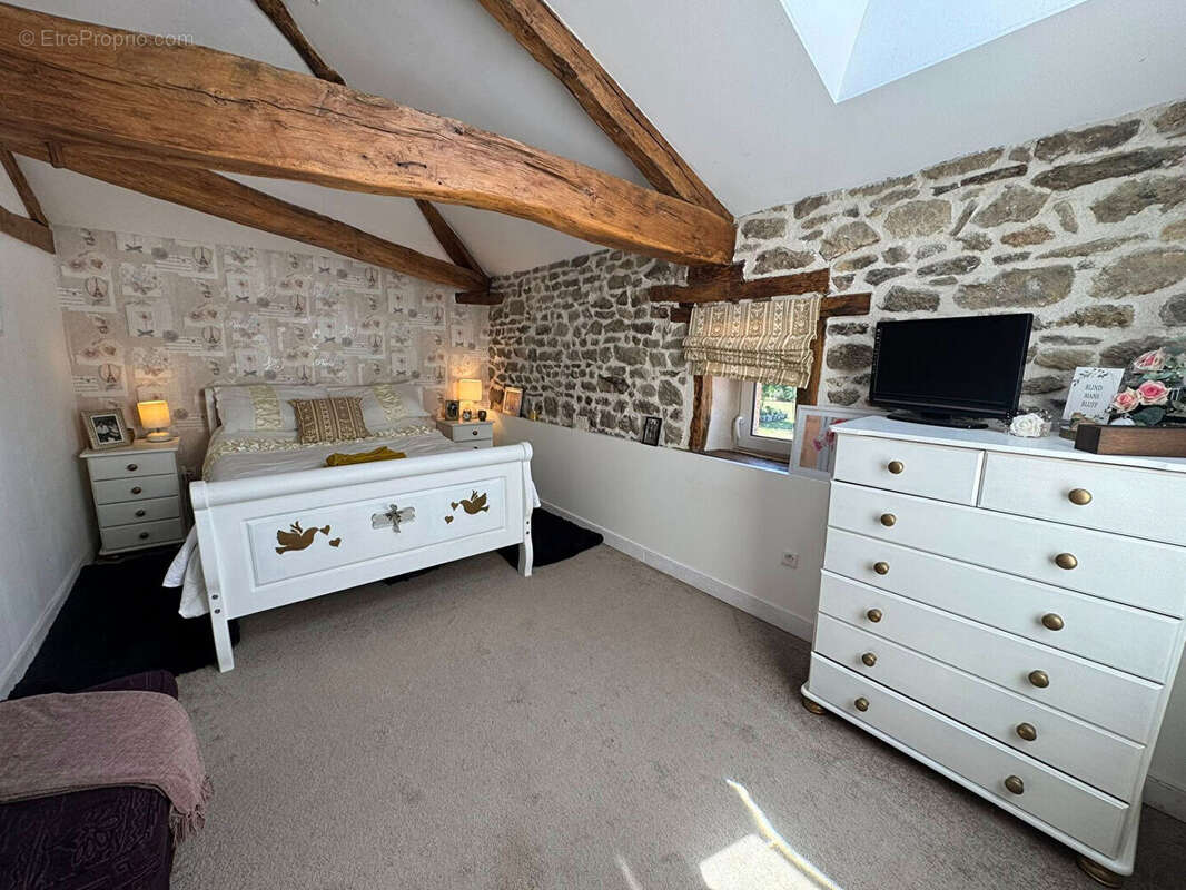 Maison à BUSSIERE-POITEVINE