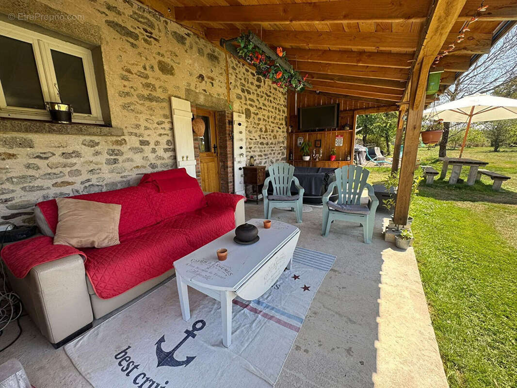 Maison à BUSSIERE-POITEVINE