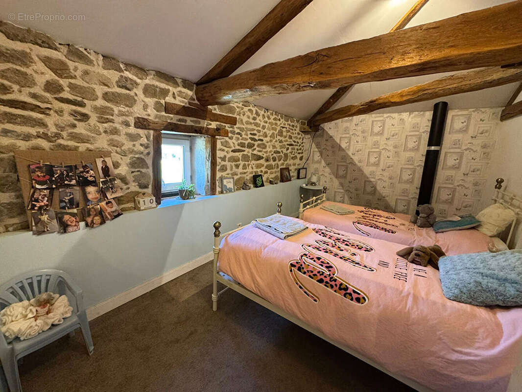 Maison à BUSSIERE-POITEVINE