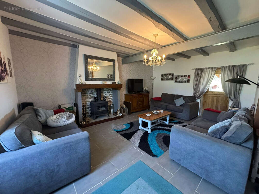 Maison à BUSSIERE-POITEVINE