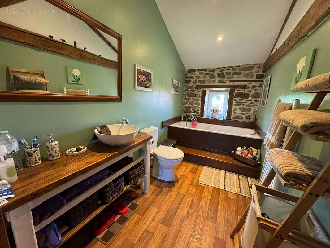 Maison à BUSSIERE-POITEVINE