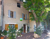 Maison à VILLES-SUR-AUZON